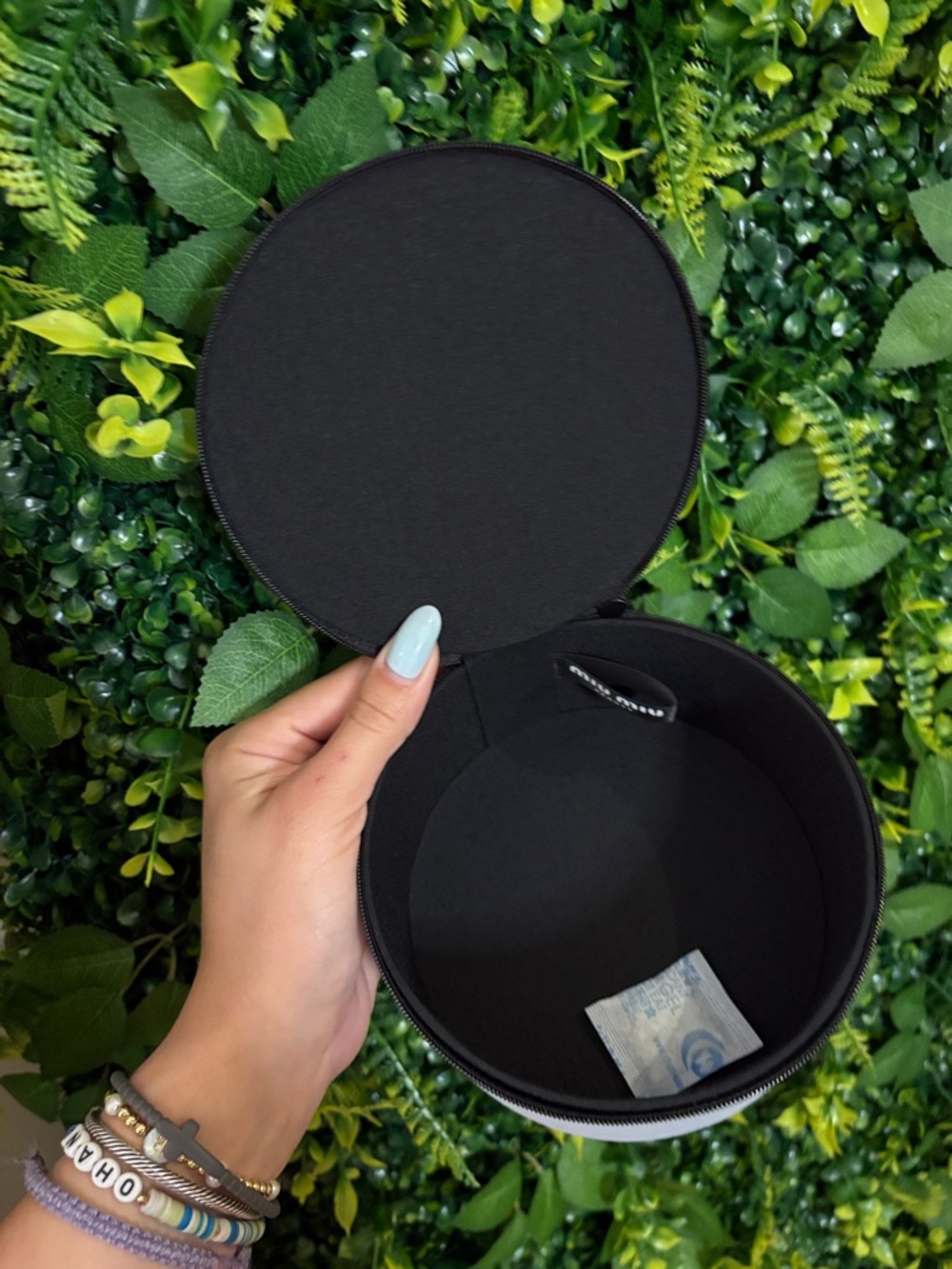 Miu Miu Beauty Two-Tone Vanity GWP - Picture 4 of 4